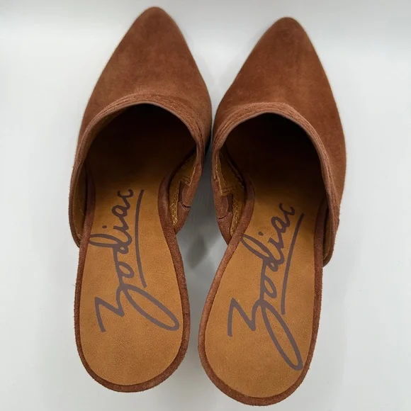 Zodiac Pointed Toe Suede Mule in Chestnut Brown - Picture 3 of 9